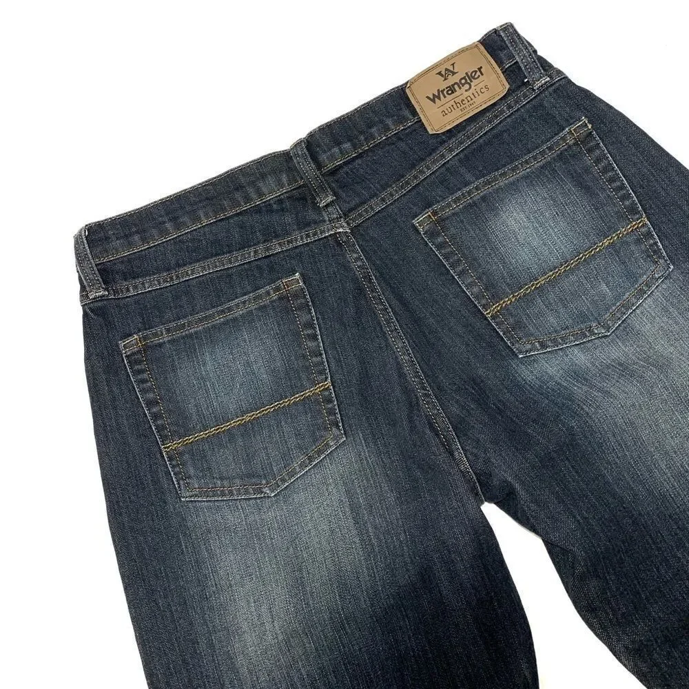 EUC Men’s Wrangler Authentic Jeans  - Picture 8 of 8